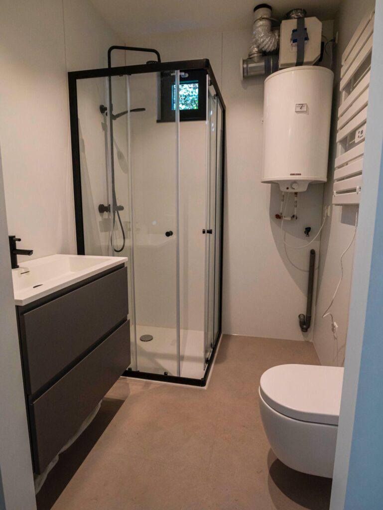 Prefab duurzaam huis badkamer
