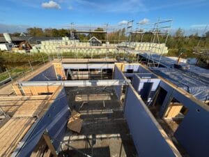 plaatsen van prefab huizen met prefab wandenpakketen