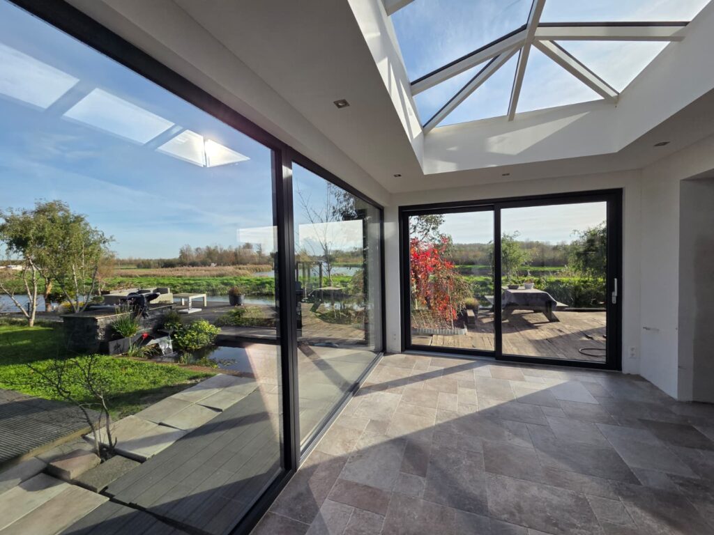 Uitbouw Nootdorp glazen schuifpui