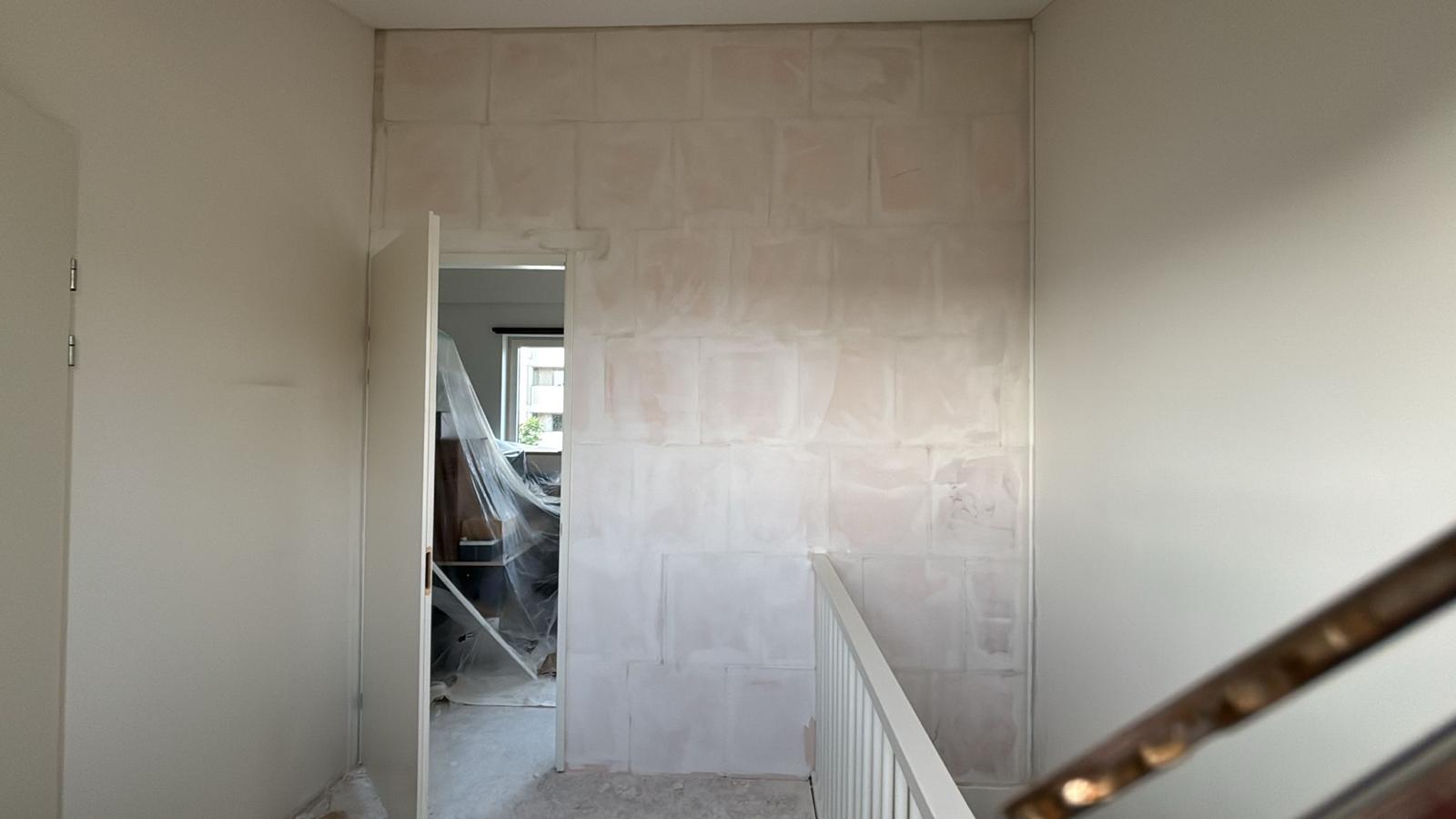 Zolder tussenwand geplaatst van blokken in november 2025