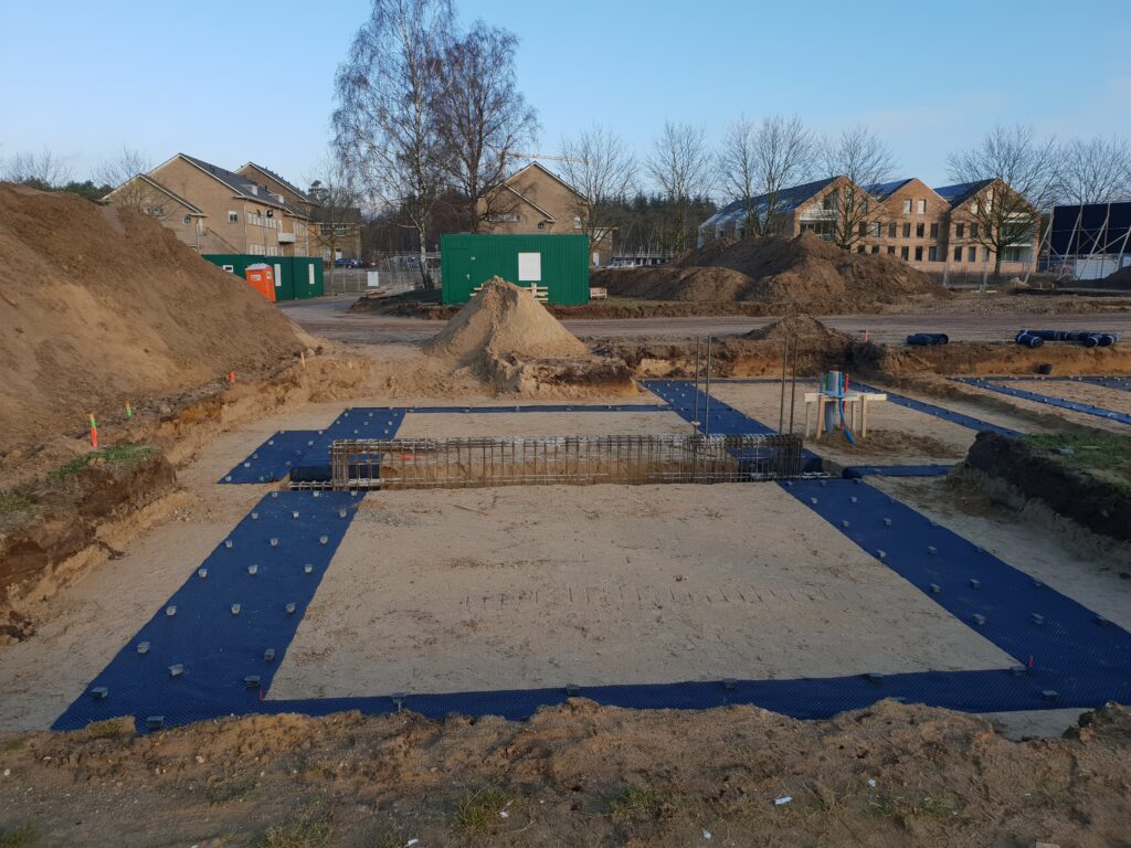 In het werk gestorte kelder voorbereiding door Aannemer Gigant