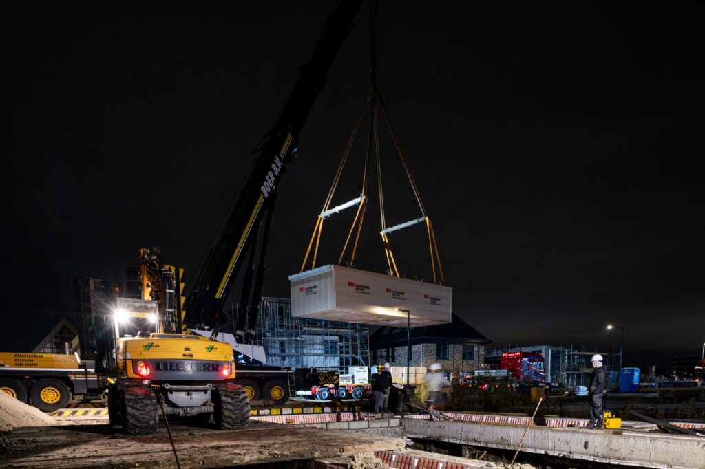 Kosten voor het kraanwerk bij een prefab kelder