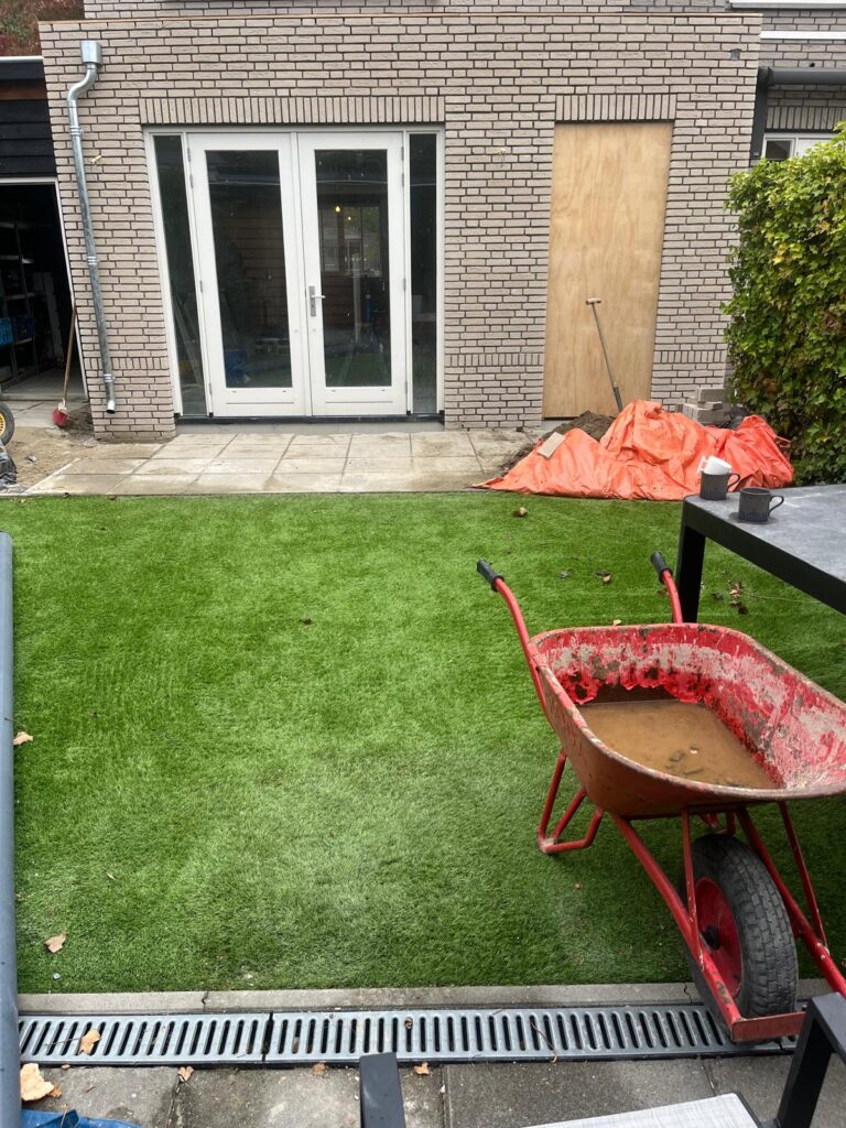 Buitenzijde aanbouw van 2x3 meter